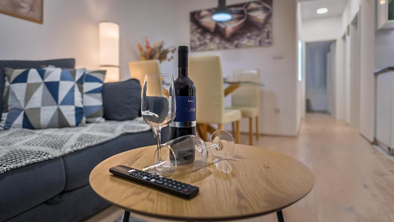 Brand New In Center, Big Terrace Apartment *