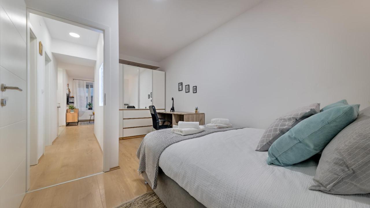 Brand New In Center, Big Terrace Apartment