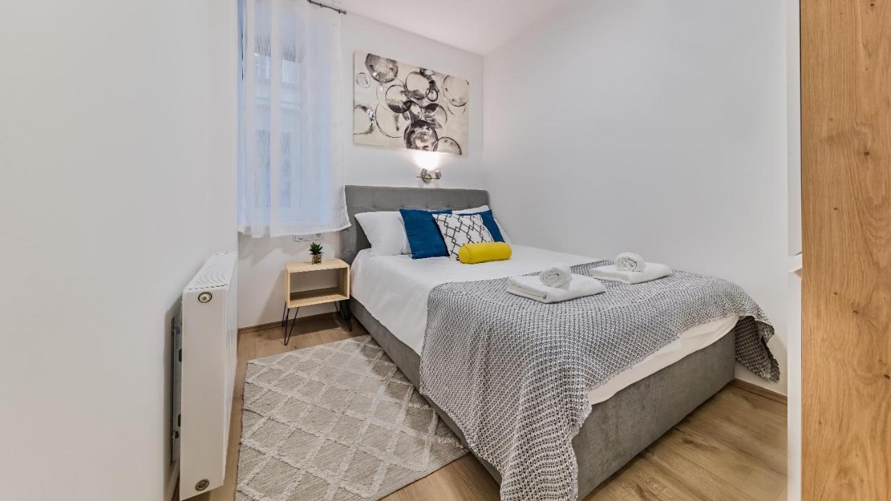 Brand New In Center, Big Terrace Apartment